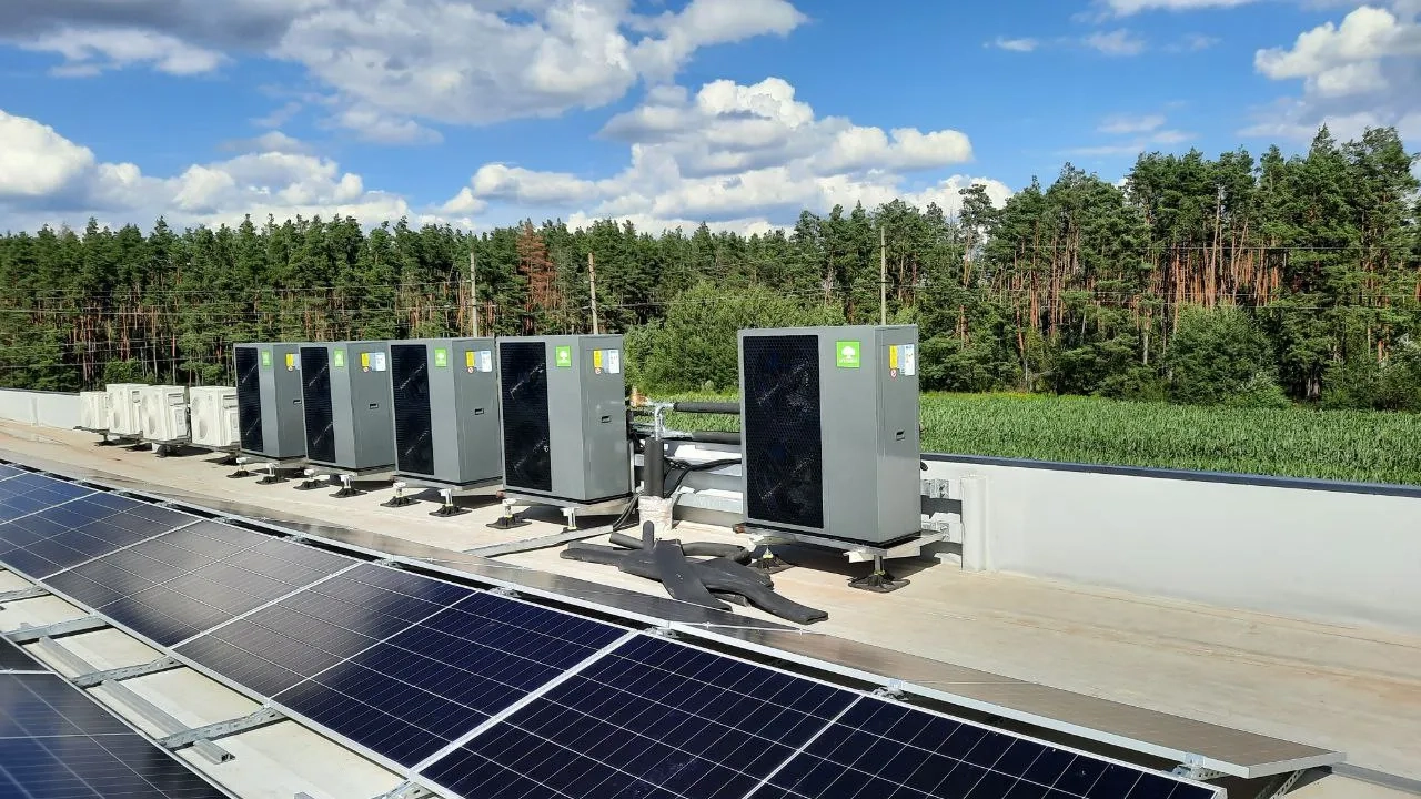 Industrieanlage mit Mycond Wärmepumpe BeeEco Serie