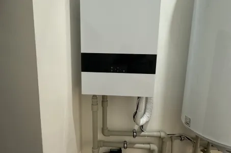 Freistehende Villa mit Mycond Split Wärmepumpen BeeHeat MHS-U14BH